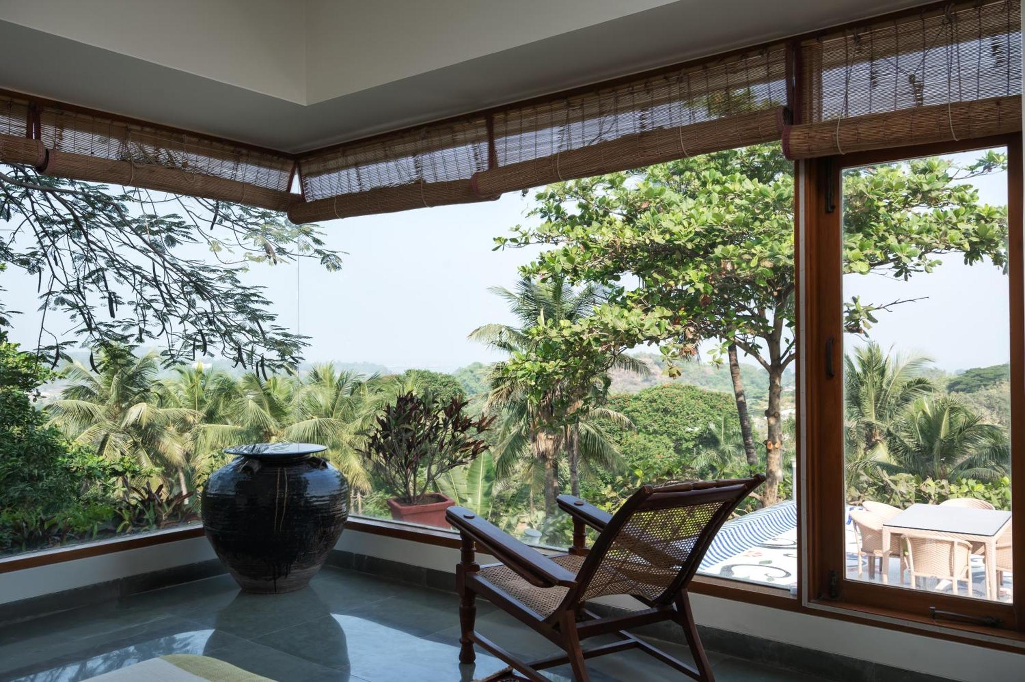 Saffronstays Pride Rock Mandve ภายนอก รูปภาพ