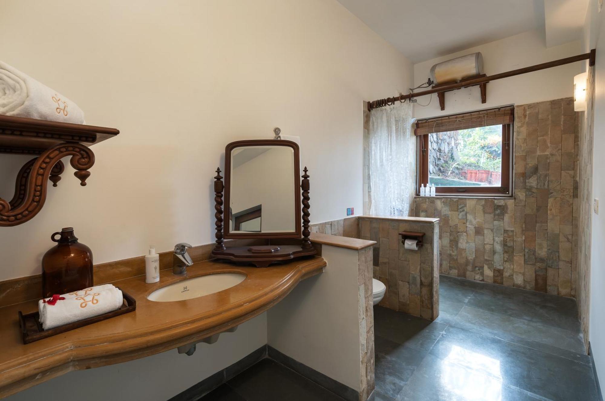 Saffronstays Pride Rock Mandve ภายนอก รูปภาพ