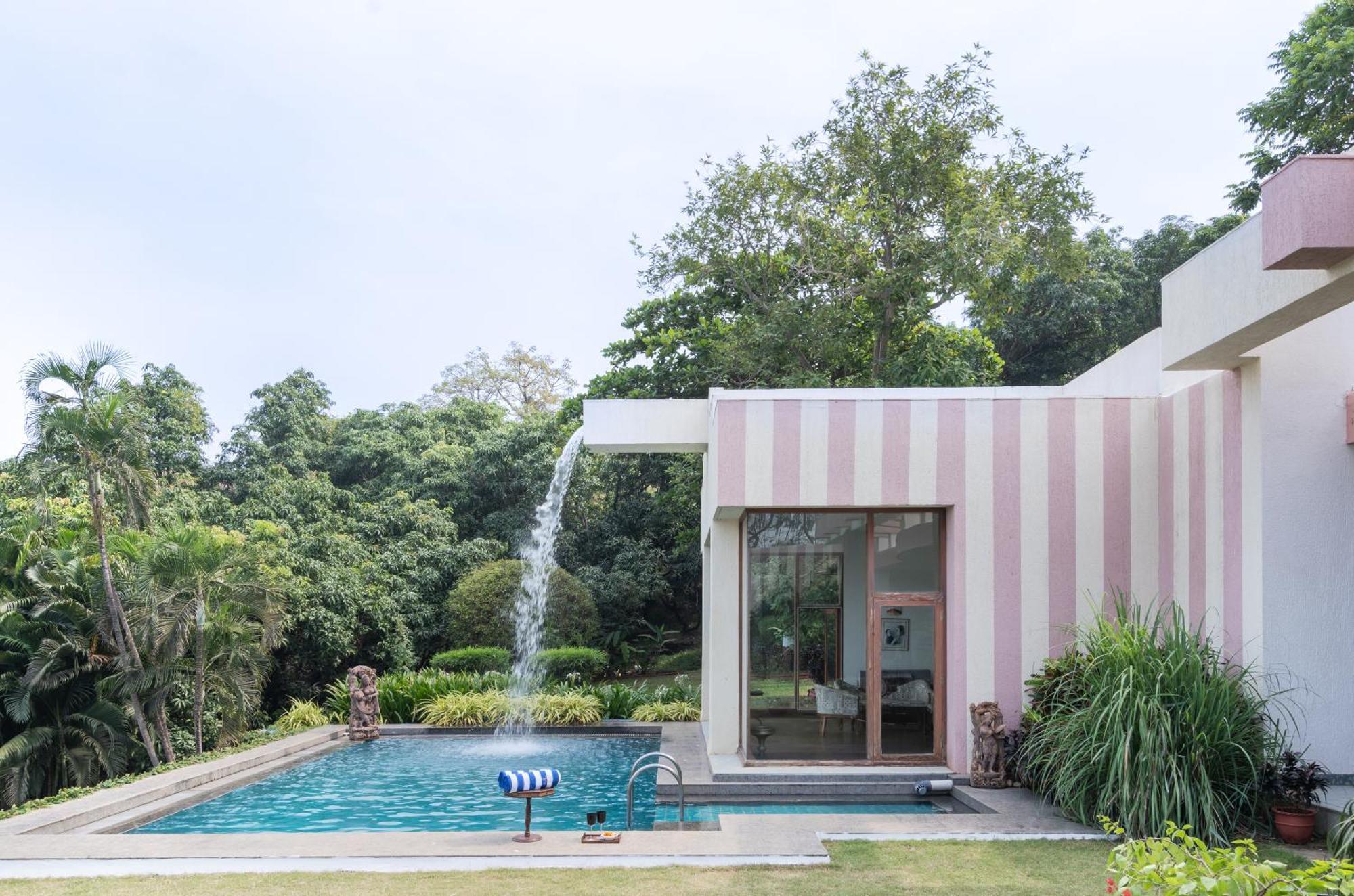 Saffronstays Pride Rock Mandve ภายนอก รูปภาพ